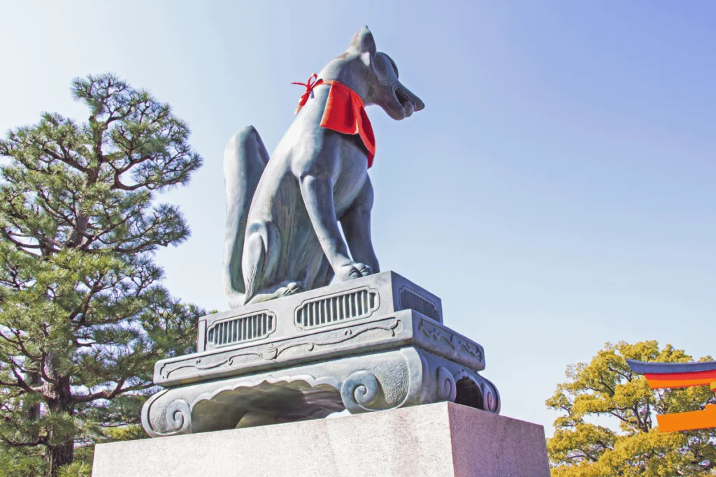 Kitsune ou Raposa guardiã do templo Inari.